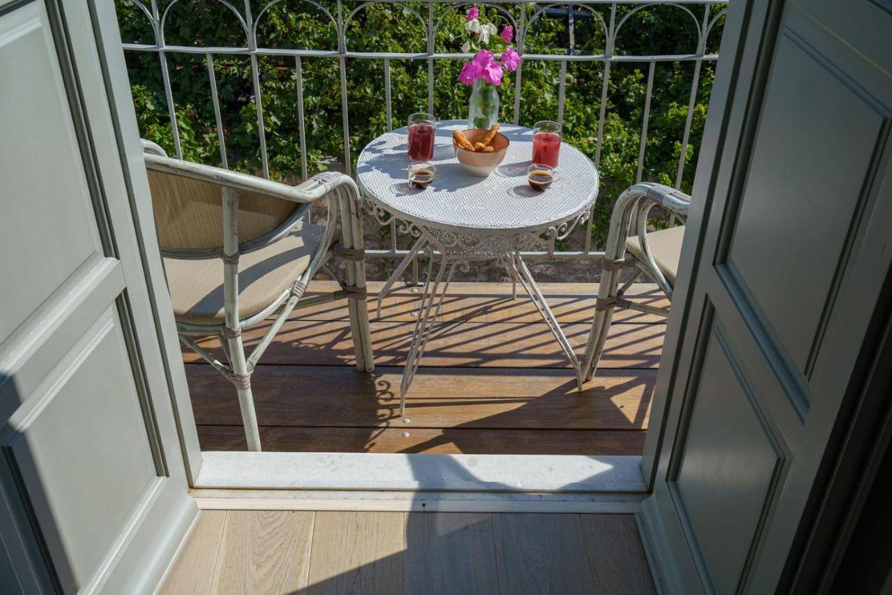 Livin Hydra Legacy Suite Exterior photo